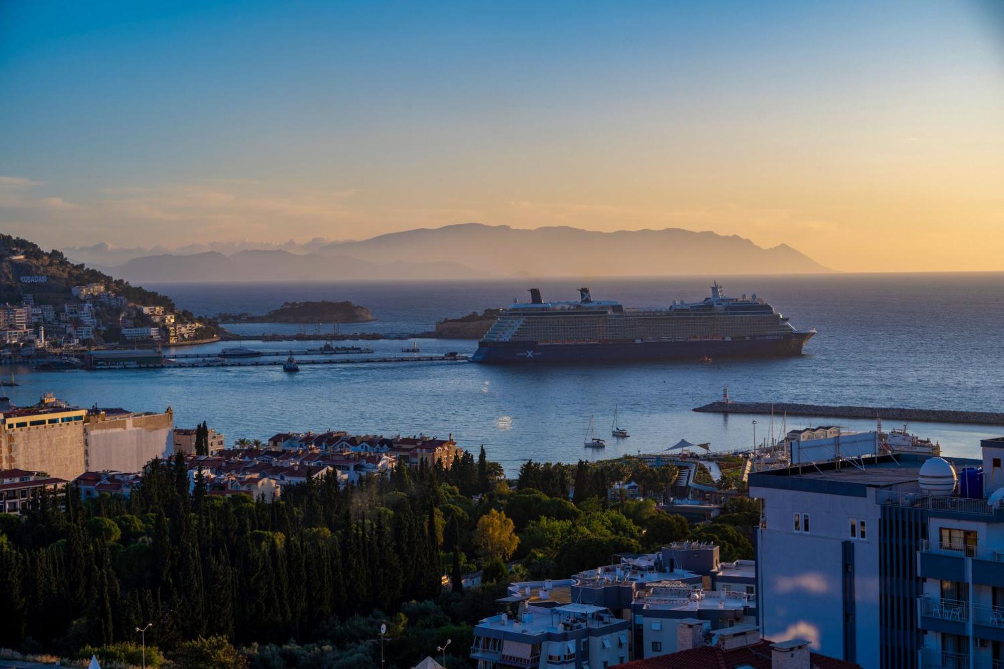 Otel Carpediem Gold Κουσάντασι Εξωτερικό φωτογραφία